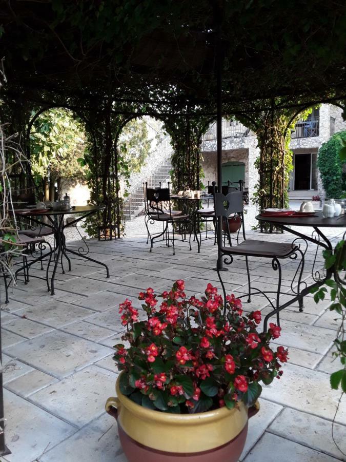 Mas De L'ile Bed & Breakfast Avignon