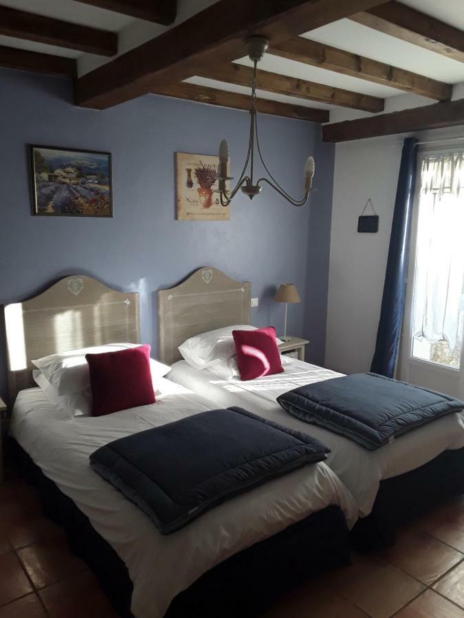 Bed & Breakfast Mas De L'ile 3*